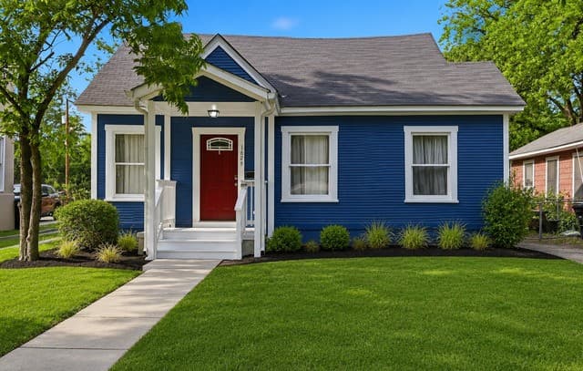 3-bedroom rental at 1629 W Woodlawn in San Antonio, TX — photo 1