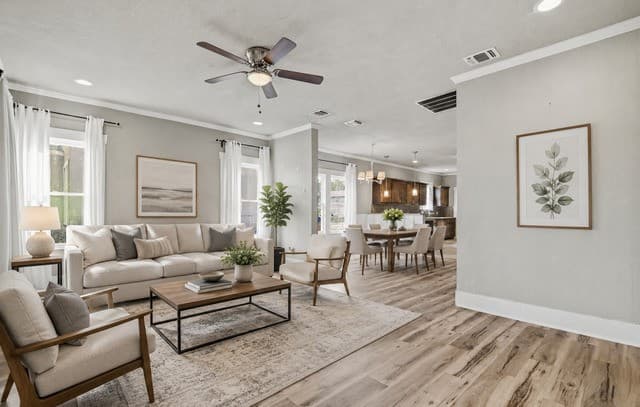 3-bedroom rental at 1629 W Woodlawn in San Antonio, TX — photo 2