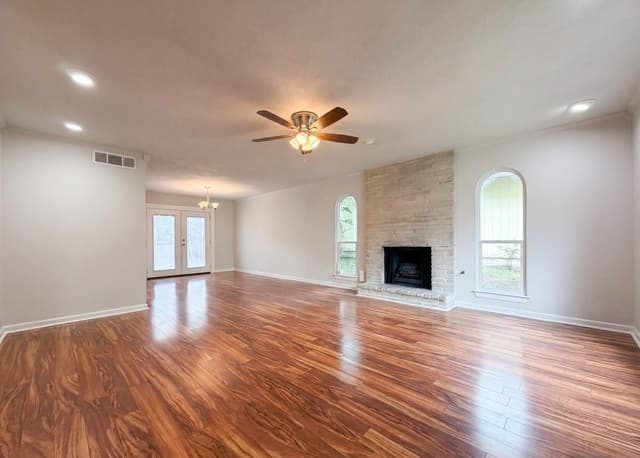 4-bedroom rental at 13930 Winding Hl in San Antonio, TX — photo 3