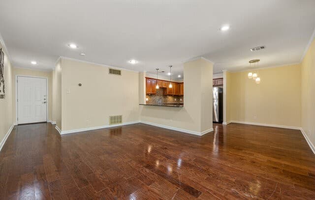 2-bedroom rental at 100 Lorenz Rd Unit 1110 in San Antonio, TX — photo 3