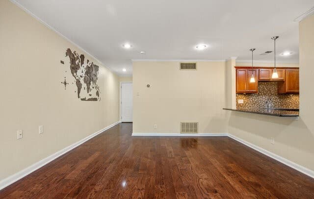 2-bedroom rental at 100 Lorenz Rd Unit 1110 in San Antonio, TX — photo 4