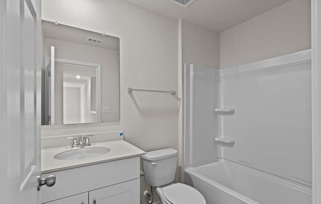 4-bedroom rental at 12035 Mutton Busting Drive in San Antonio, TX — photo 2