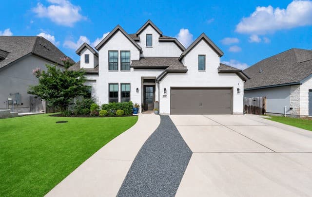 4-bedroom rental at 30137 Valley Run in Fair Oaks Ranch, TX — photo 4