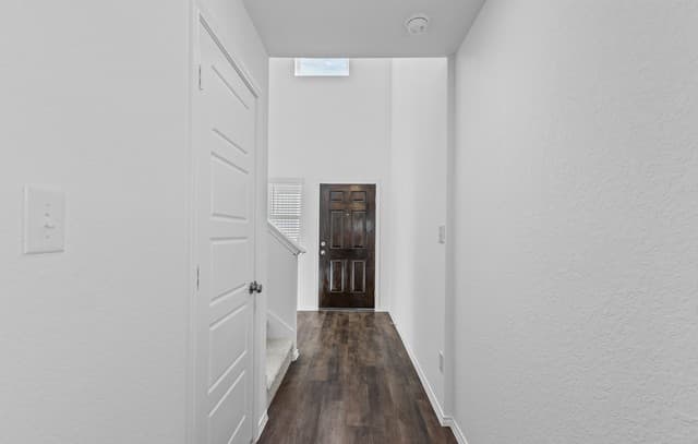 4-bedroom rental at 8250 Brandy Branch in San Antonio, TX — photo 2