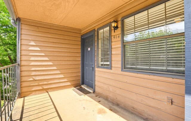 1-bedroom rental at 4803 Hamilton Wolfe Unit 914 in San Antonio, TX — photo 2