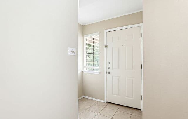 1-bedroom rental at 4803 Hamilton Wolfe Unit 914 in San Antonio, TX — photo 3