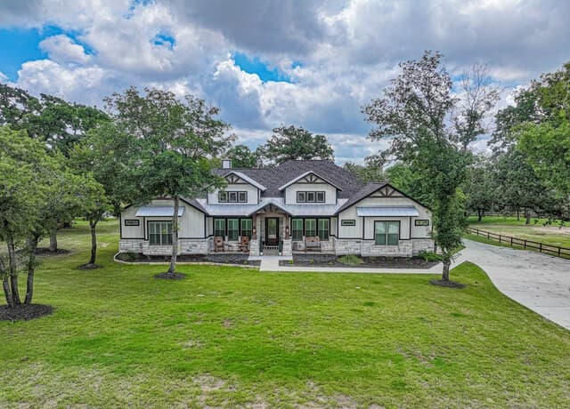 4-bedroom rental at 153 Crescent Ridge in Adkins, TX — photo 3