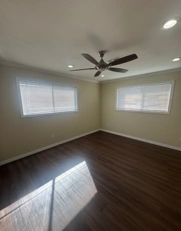 2-bedroom rental at 219 W Silver Sands Dr Unit 1 in San Antonio, TX — photo 2