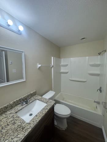 2-bedroom rental at 219 W Silver Sands Dr Unit 1 in San Antonio, TX — photo 5