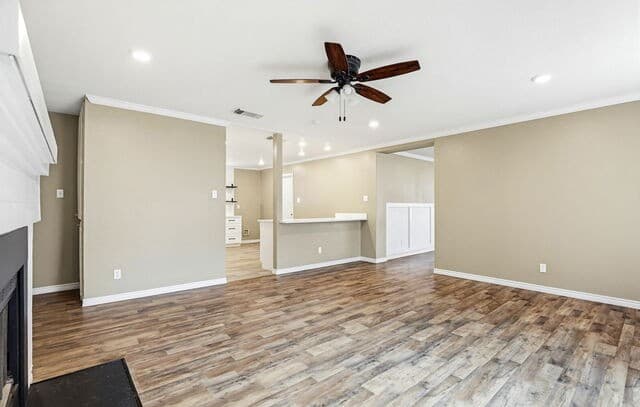 3-bedroom rental at 4543 Stradford Pl in San Antonio, TX — photo 4