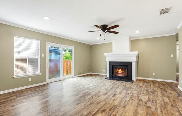 3-bedroom rental at 4543 Stradford Pl in San Antonio, TX — photo 5