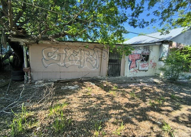 2-bedroom rental at 1119 King Ave in San Antonio, TX — photo 1