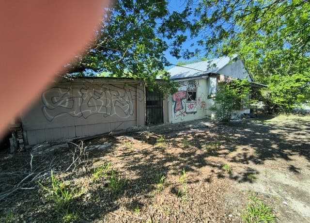 2-bedroom rental at 1119 King Ave in San Antonio, TX — photo 2