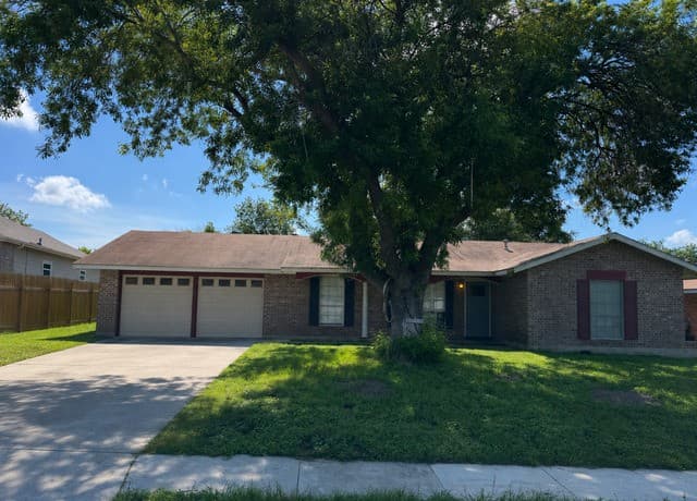 3-bedroom rental at 12726 El Sendero St in San Antonio, TX — photo 1