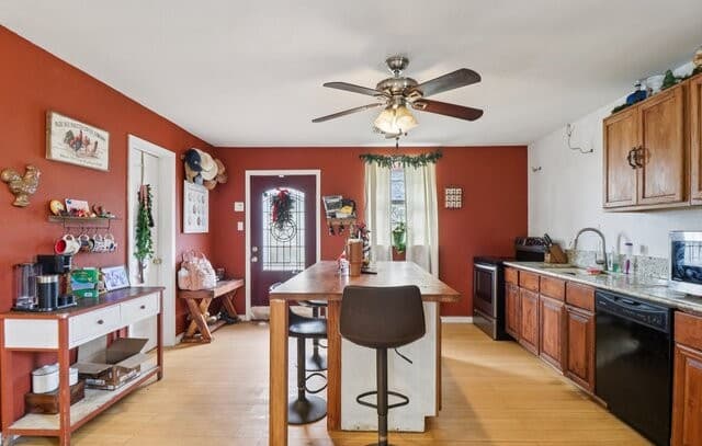 3-bedroom rental at 215 & 213 Coughran Rd in Pleasanton, TX — photo 4