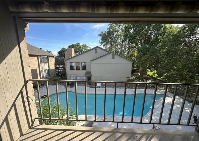 2-bedroom rental at 7711 Callaghan Rd Unit 404 in San Antonio, TX — photo 4