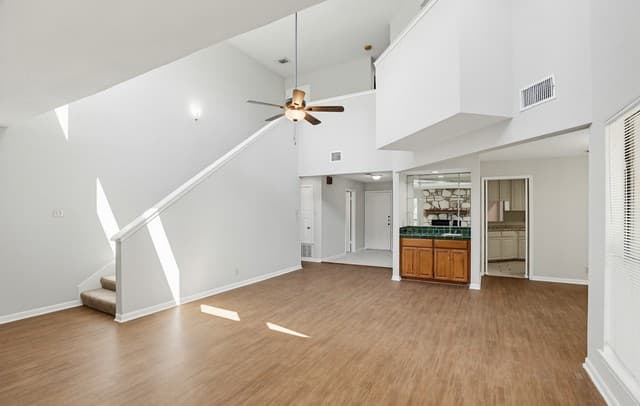 3-bedroom rental at 402 Thetford in San Antonio, TX — photo 4