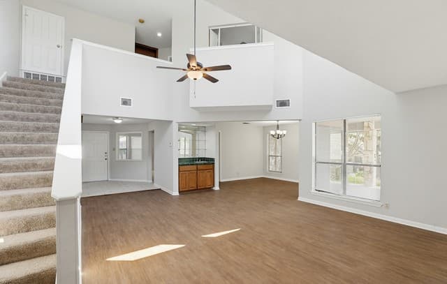 3-bedroom rental at 402 Thetford in San Antonio, TX — photo 5