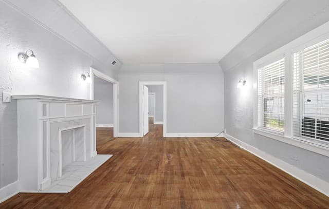 2-bedroom rental at 527 Fulton Ave Unit 2 in San Antonio, TX — photo 2