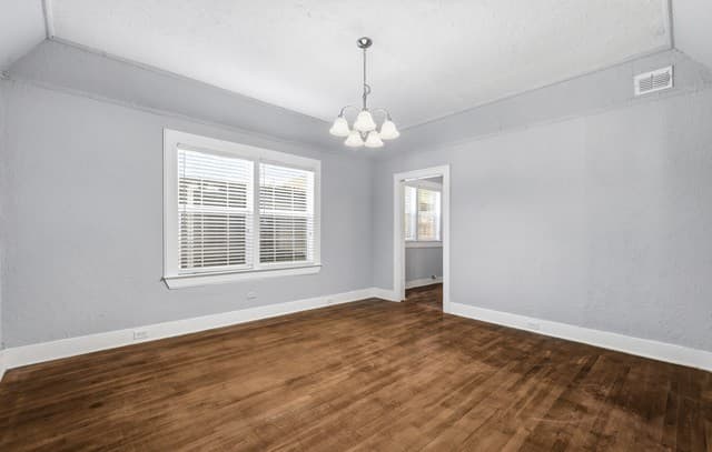 2-bedroom rental at 527 Fulton Ave Unit 2 in San Antonio, TX — photo 5