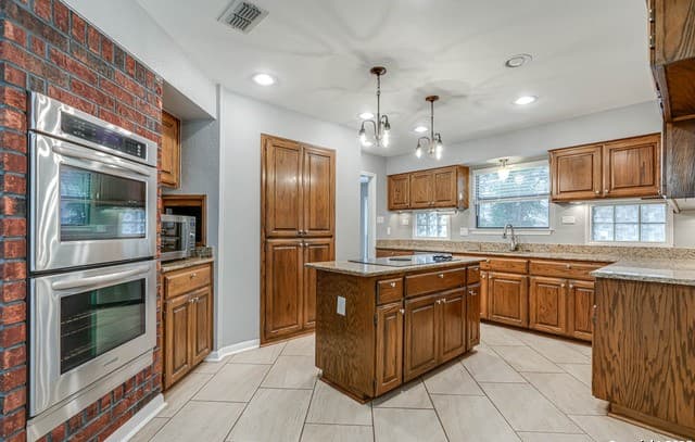 4-bedroom rental at 8743 Paseo Oaks in San Antonio, TX — photo 2