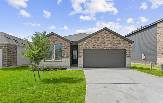 4-bedroom rental at 14963 Taradeau in San Antonio, TX — photo 1