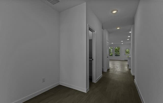 5-bedroom rental at 14949 Taradeau in San Antonio, TX — photo 2