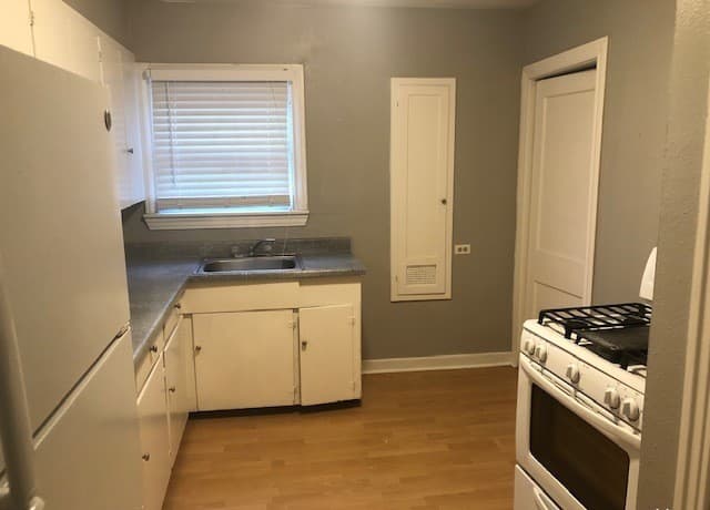 1-bedroom rental at 726 E Grayson St Unit 4 in San Antonio, TX — photo 3