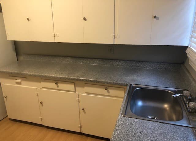 1-bedroom rental at 726 E Grayson St Unit 4 in San Antonio, TX — photo 4