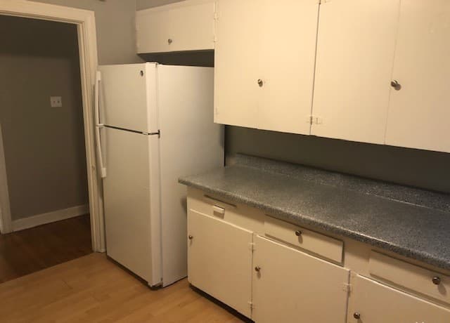 1-bedroom rental at 726 E Grayson St Unit 4 in San Antonio, TX — photo 5