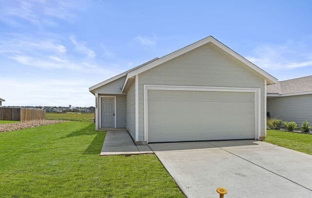 4-bedroom rental at 13007 Chinali Springs in St Hedwig, TX — photo 1