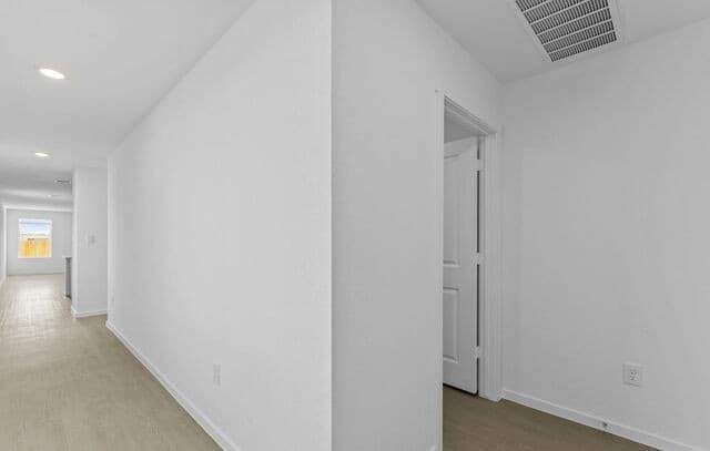 4-bedroom rental at 13007 Chinali Springs in St Hedwig, TX — photo 5