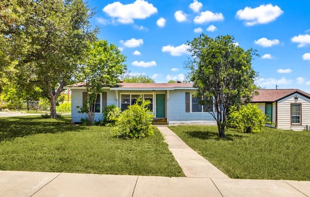 3-bedroom rental at 651 Bexar Dr in San Antonio, TX — photo 1