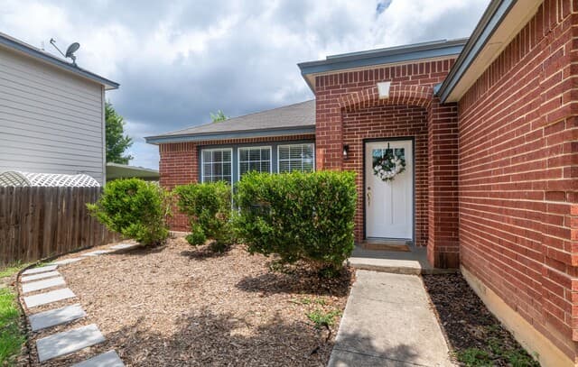 4-bedroom rental at 5607 Spring Quail in San Antonio, TX — photo 1