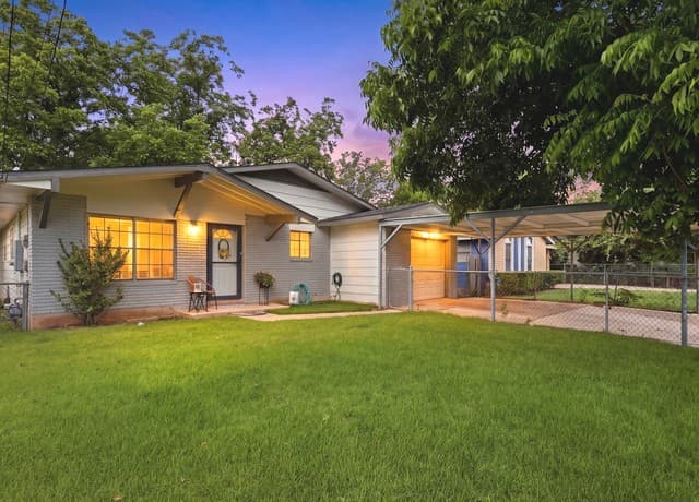 4-bedroom rental at 518 Fitch St in San Antonio, TX — photo 1