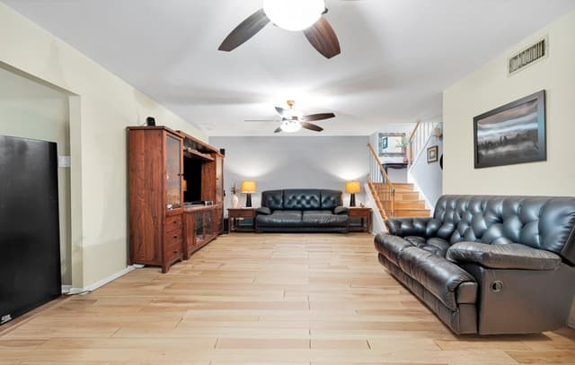 4-bedroom rental at 3511 Hunters Cir in San Antonio, TX — photo 5