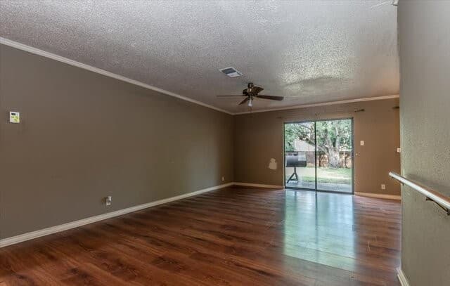 3-bedroom rental at 11207 Prairie Springs Dr in San Antonio, TX — photo 2