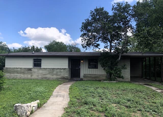 4-bedroom rental at 146 Ferncroft Dr in San Antonio, TX — photo 2