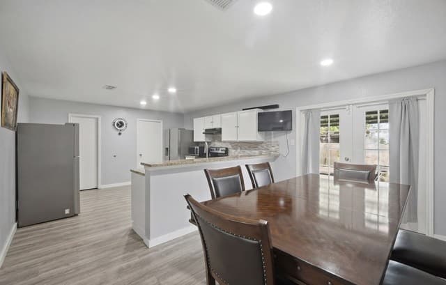 3-bedroom rental at 6322 Lake Superior St in San Antonio, TX — photo 4