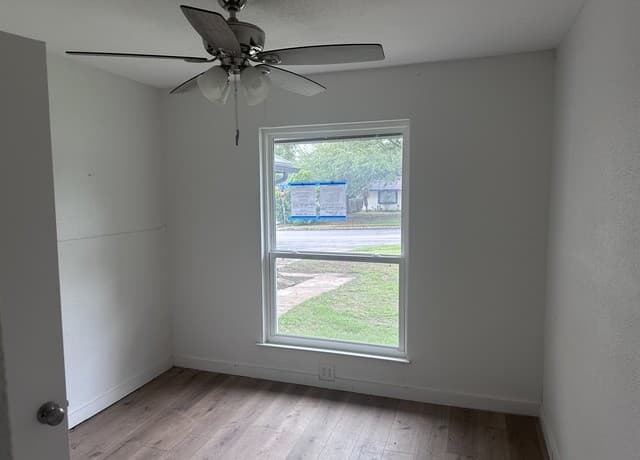 4-bedroom rental at 6402 Green Top Dr in San Antonio, TX — photo 5