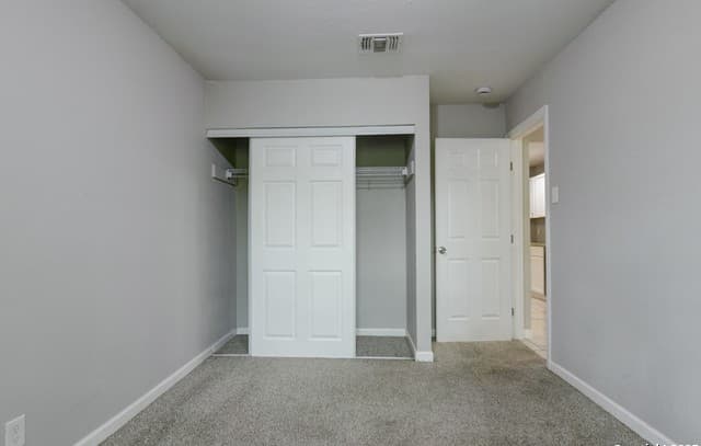 3-bedroom rental at 4342 Lehman Dr in Kirby, TX — photo 4