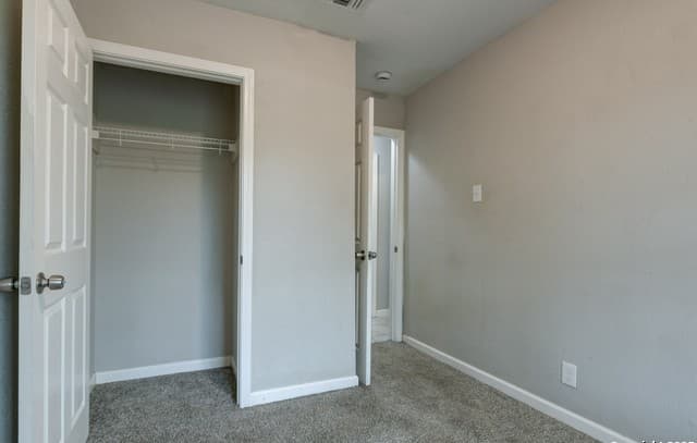 3-bedroom rental at 4342 Lehman Dr in Kirby, TX — photo 5