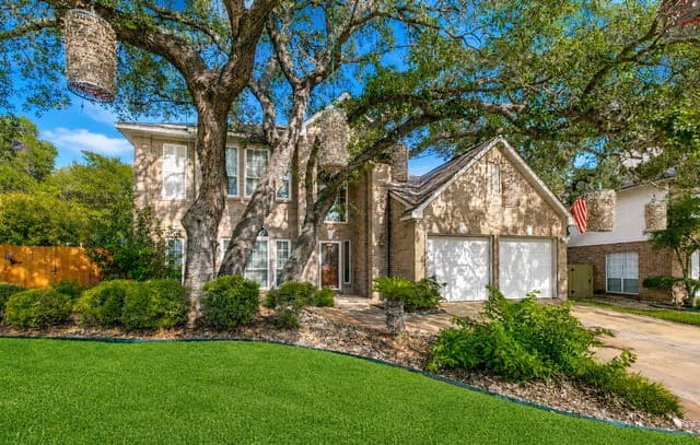 4-bedroom rental at 9410 Sageglen in San Antonio, TX — photo 1