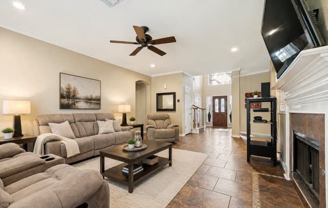 4-bedroom rental at 9410 Sageglen in San Antonio, TX — photo 4