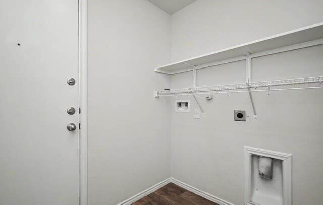 3-bedroom rental at 144 Hogans Aly in Floresville, TX — photo 4