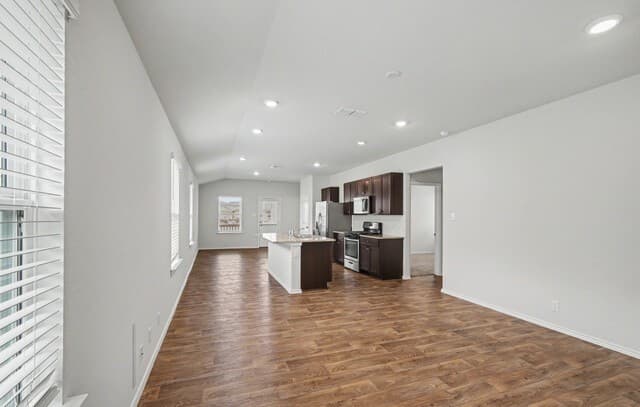 3-bedroom rental at 144 Hogans Aly in Floresville, TX — photo 5
