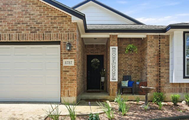 3-bedroom rental at 8787 Laurel Canyon Dr in Universal City, TX — photo 2