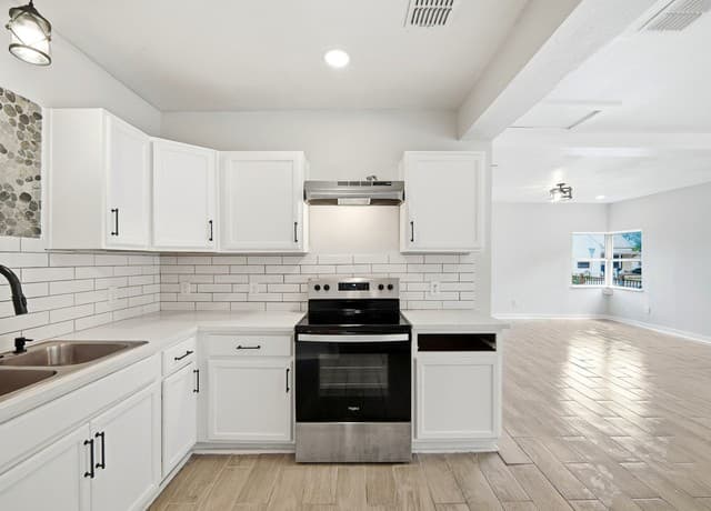 3-bedroom rental at 452 Gulf in San Antonio, TX — photo 4