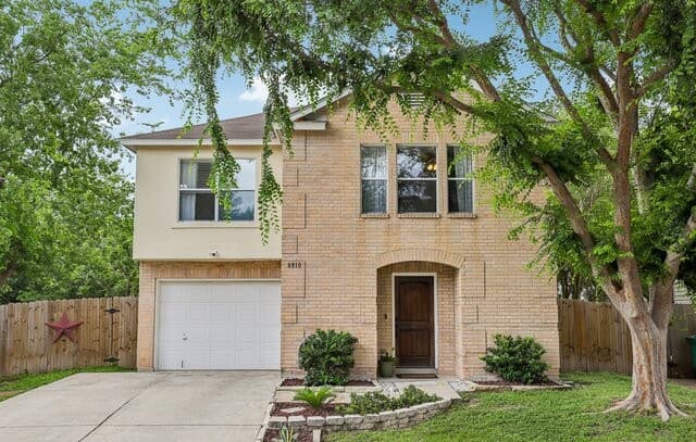3-bedroom rental at 8810 Bridgefield in San Antonio, TX — photo 1