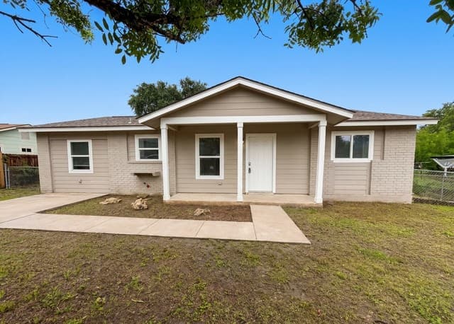 4-bedroom rental at 3702 Autumn Ln in San Antonio, TX — photo 1